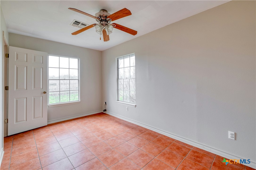 103 Robin Lane Property Photo 25