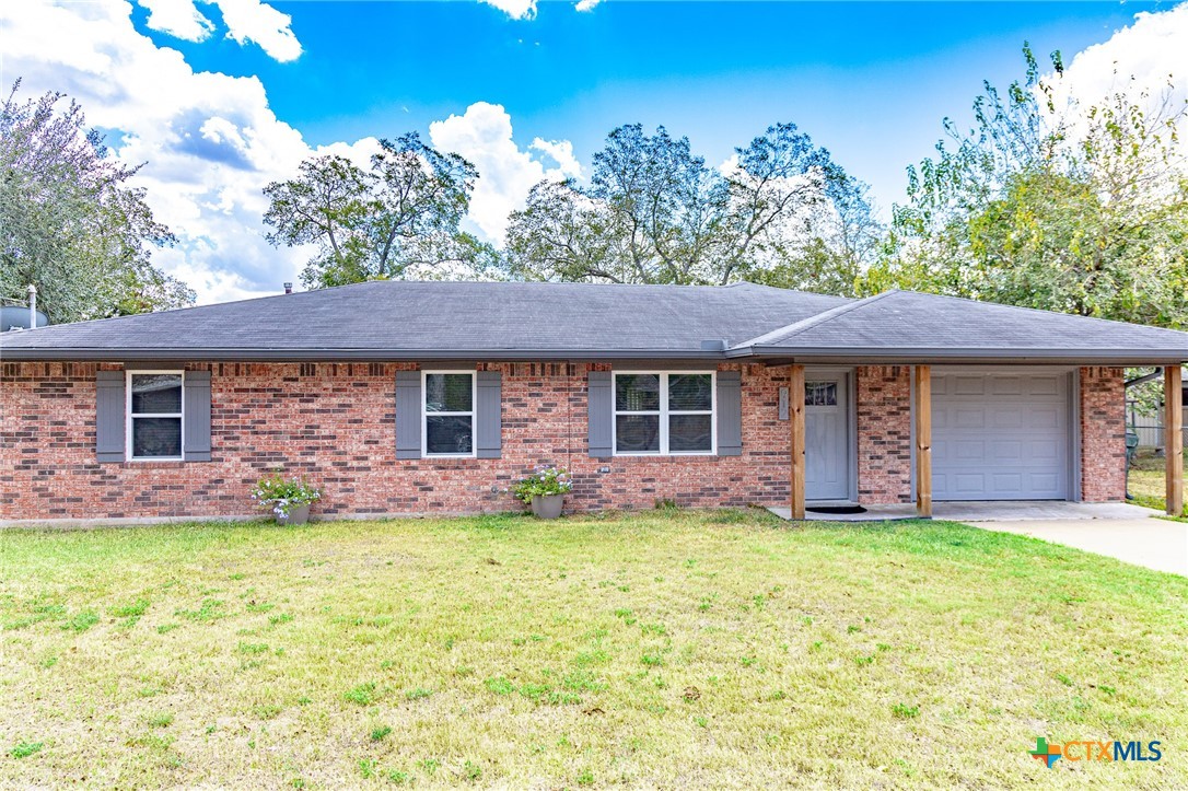 912 N Avenue G Property Photo 25