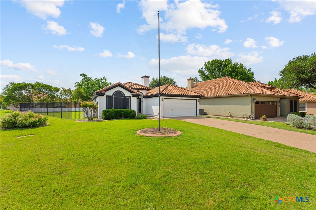 30388 Ledgemont Ln Property Photo 1