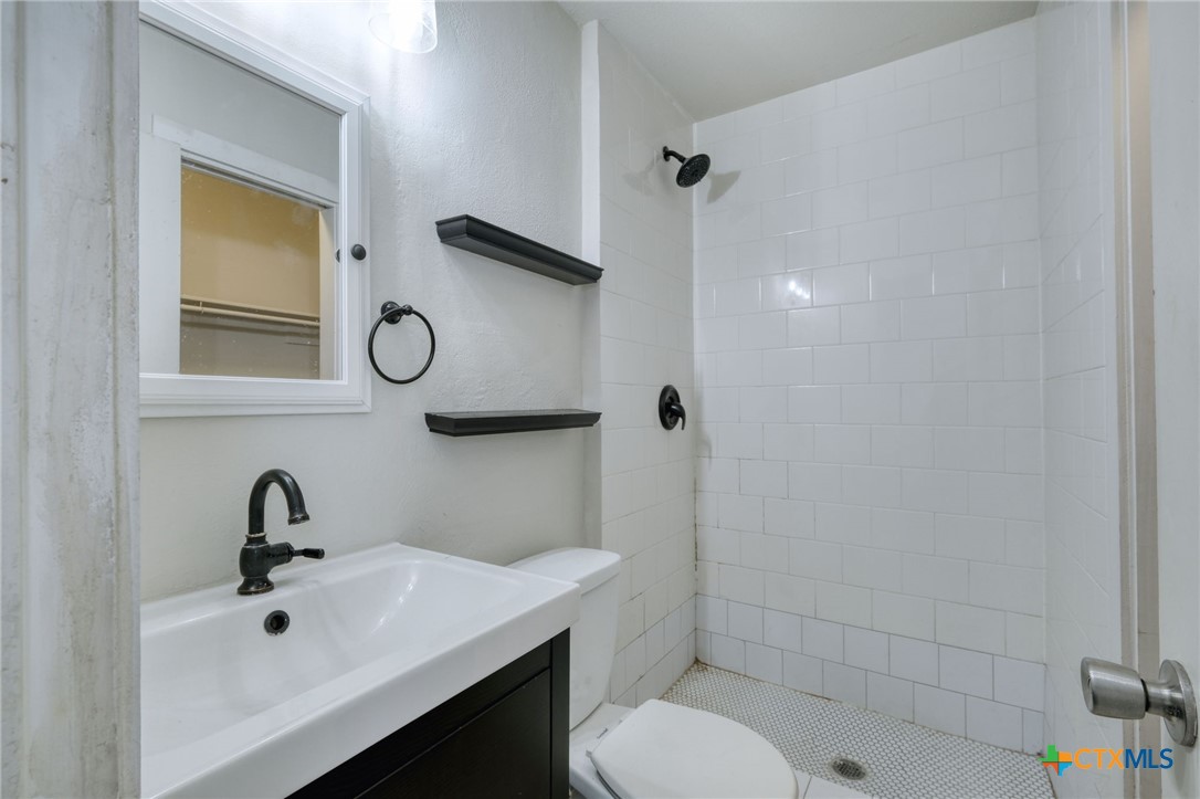 6407 Auburn Drive Property Photo 7