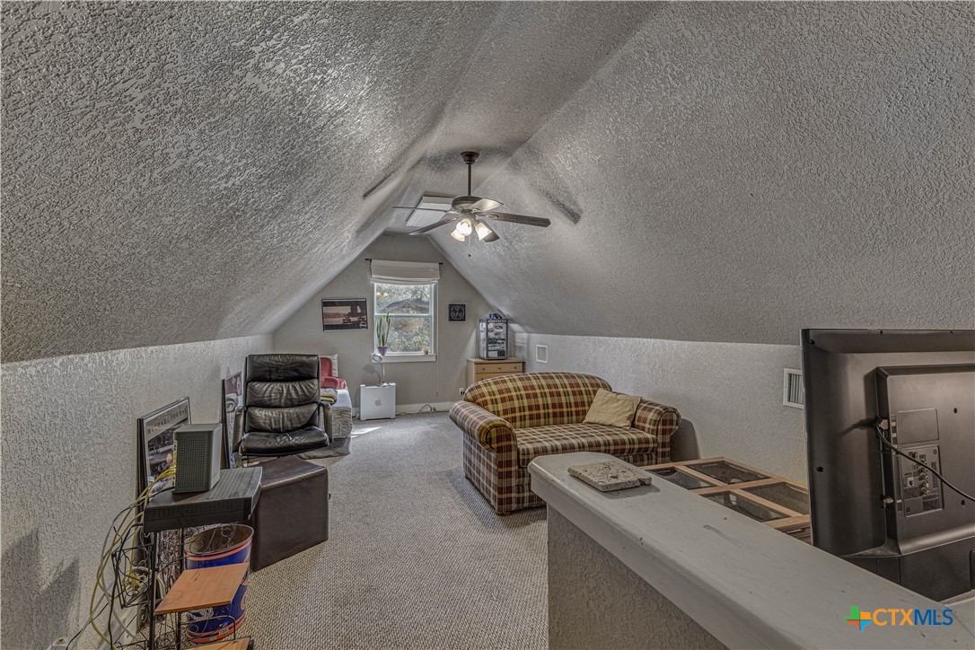 6220 Wegner Road Property Photo 10