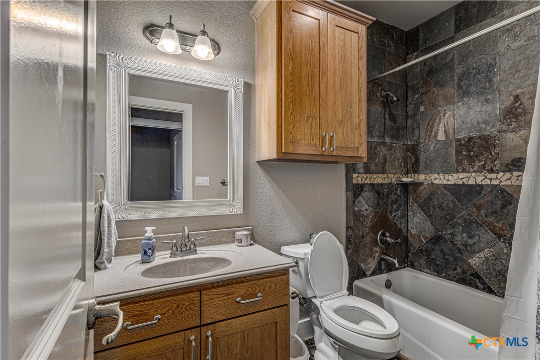 6220 Wegner Road Property Photo 25