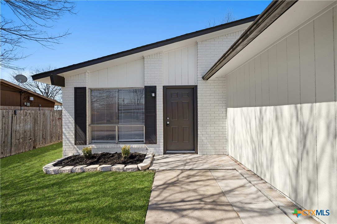 2301 Malakoff Street Property Photo 4