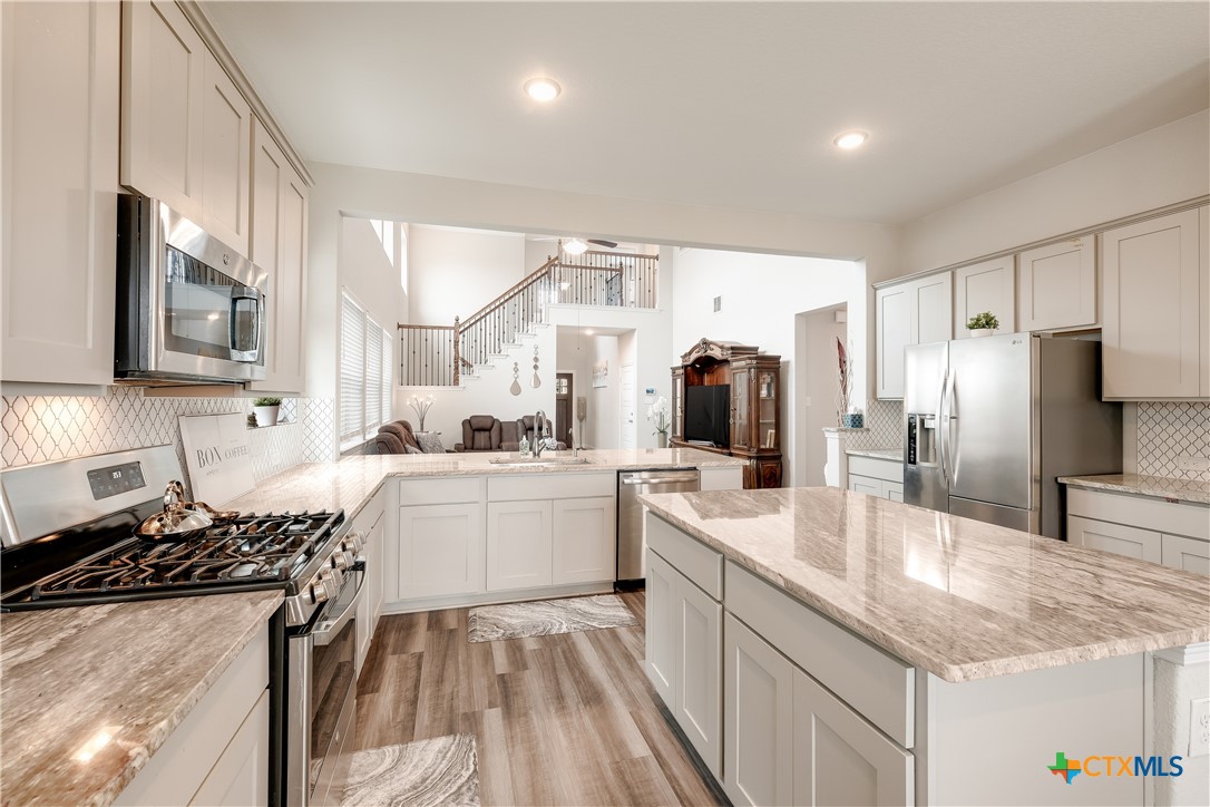 12154 Casparis Property Photo 6