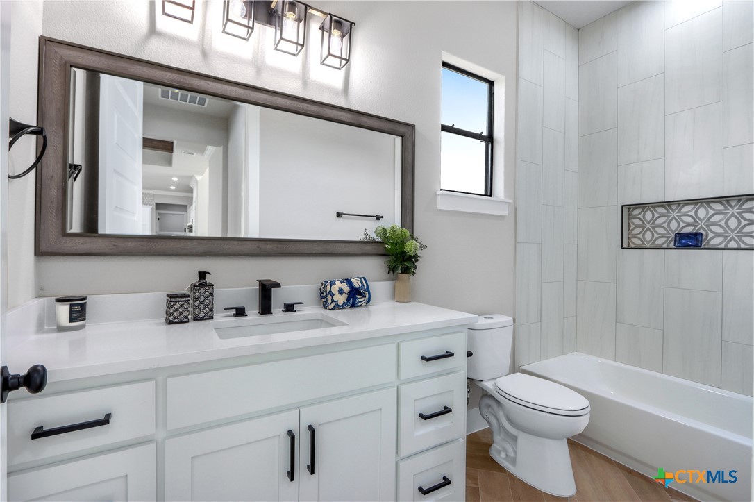 805 John Price Property Photo 35