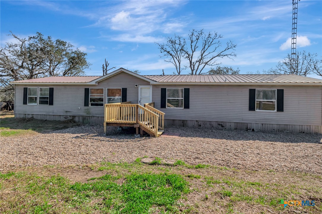 233 Chris Thompson Road Property Photo 1