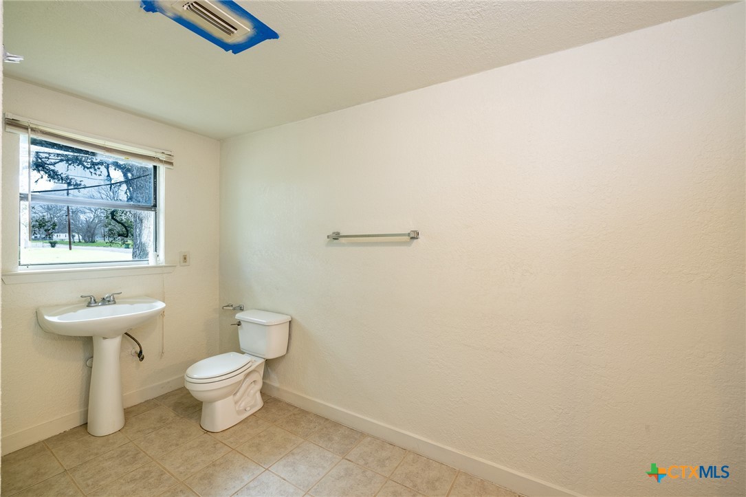 623 Hopkins Street Property Photo 7