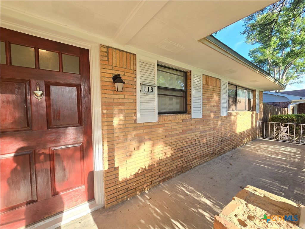 113 Apache Drive Property Photo 5