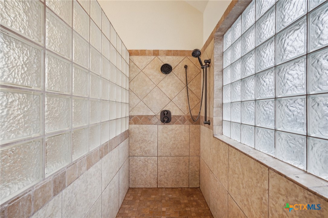 2622 Fairwood Drive Property Photo 29