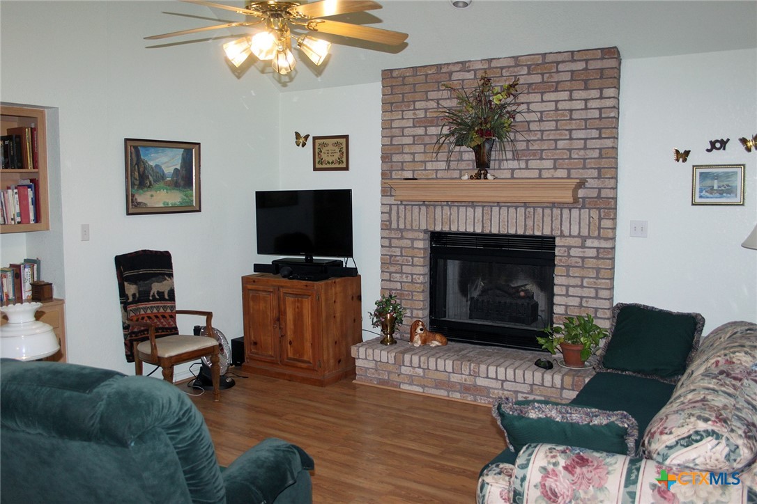 903 San Jacinto Street Property Photo 2
