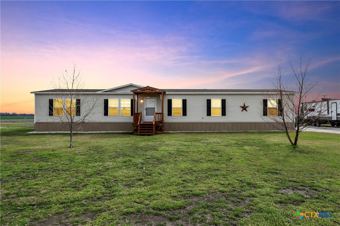 143 W Weinberger Road Property Photo