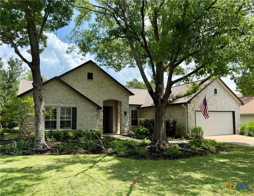 102 Blue Sky Court Property Photo 2