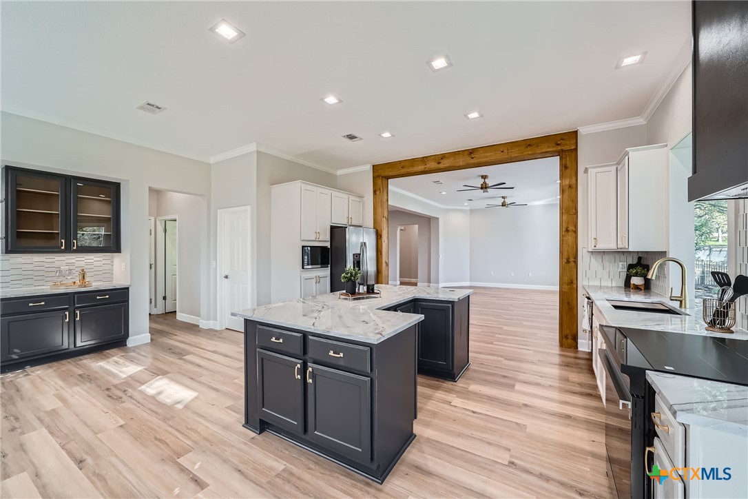102 Blue Sky Court Property Photo 8