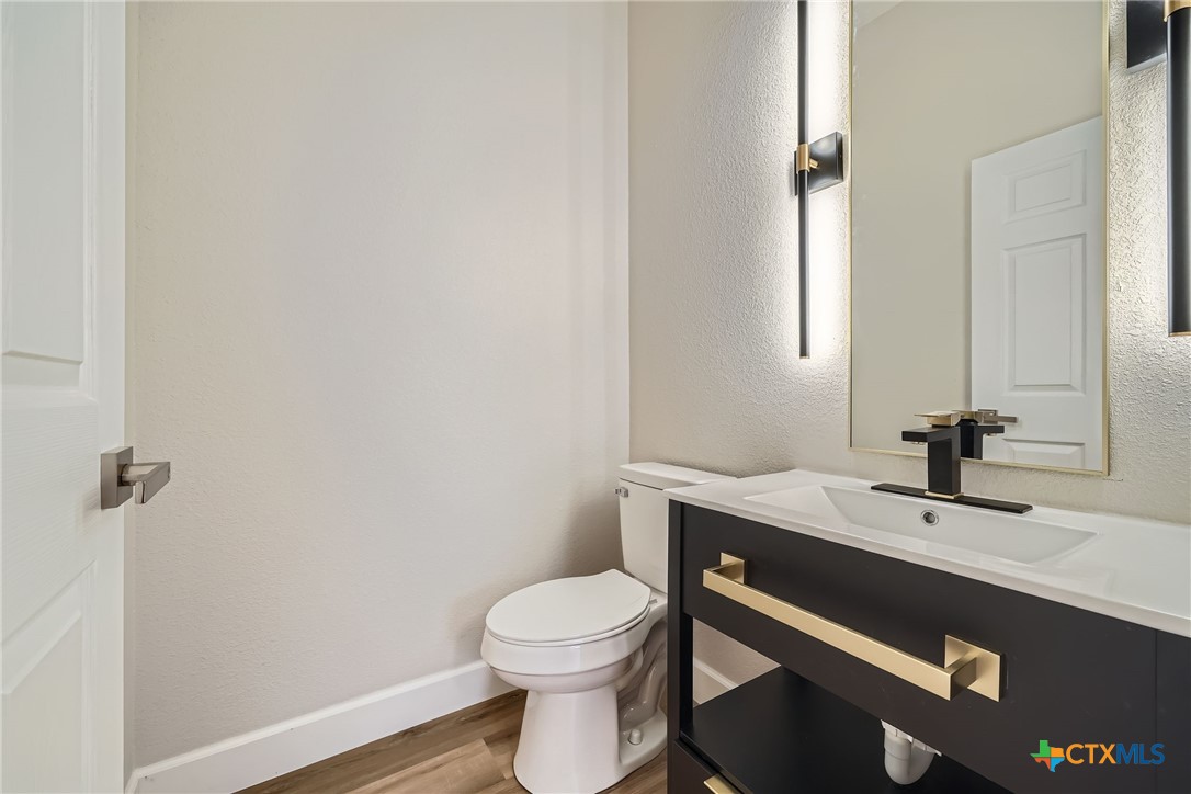 102 Blue Sky Court Property Photo 12