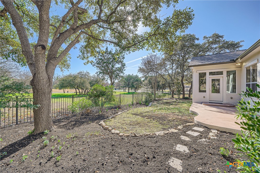 102 Blue Sky Court Property Photo 26