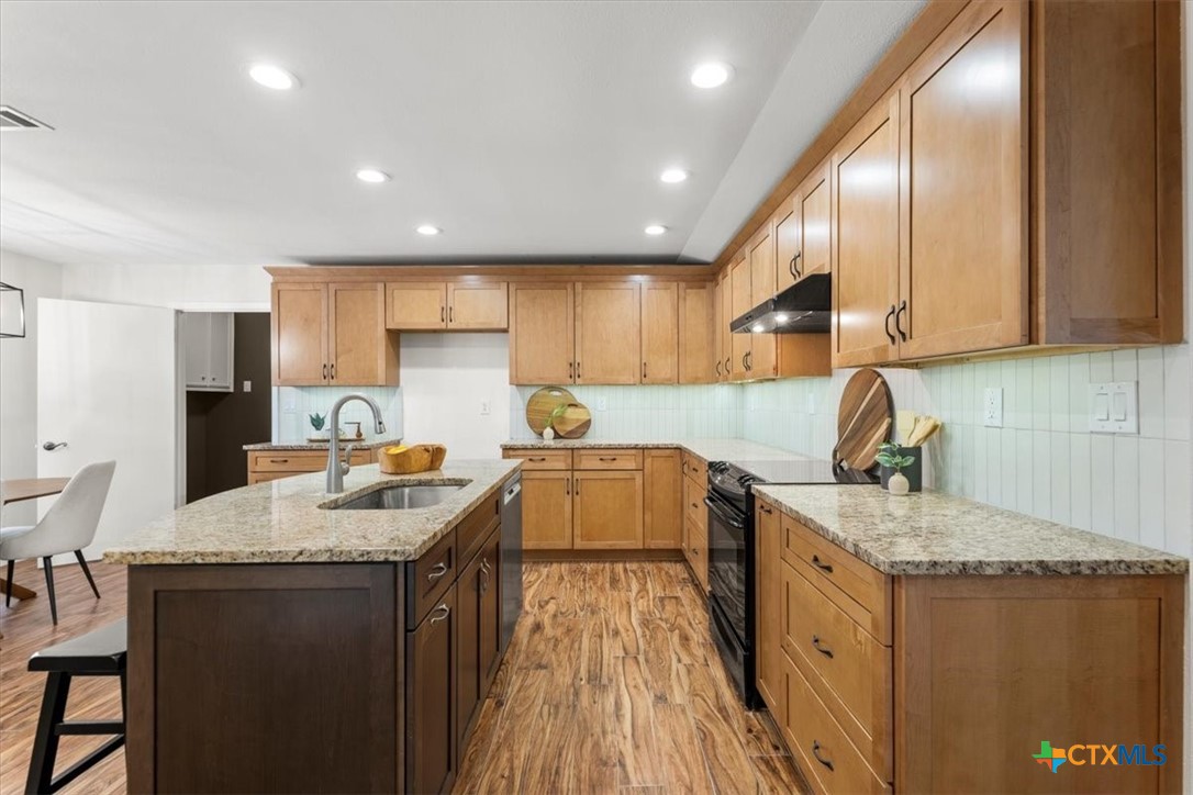 9413 Sherbrooke Street Property Photo 8
