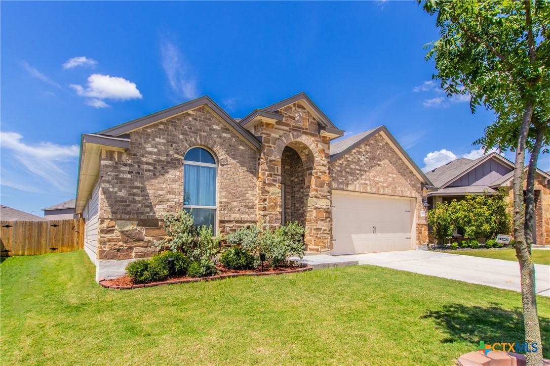 125 Lillian Drive Property Photo