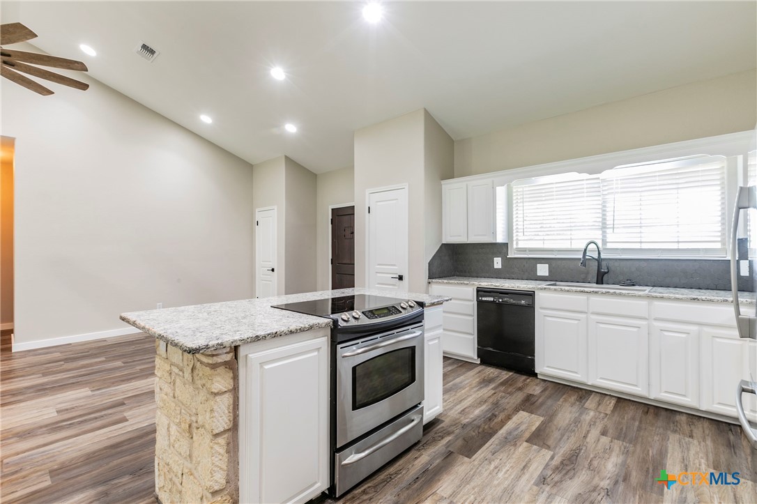 14380 Spotted Horse Lane Property Photo 9