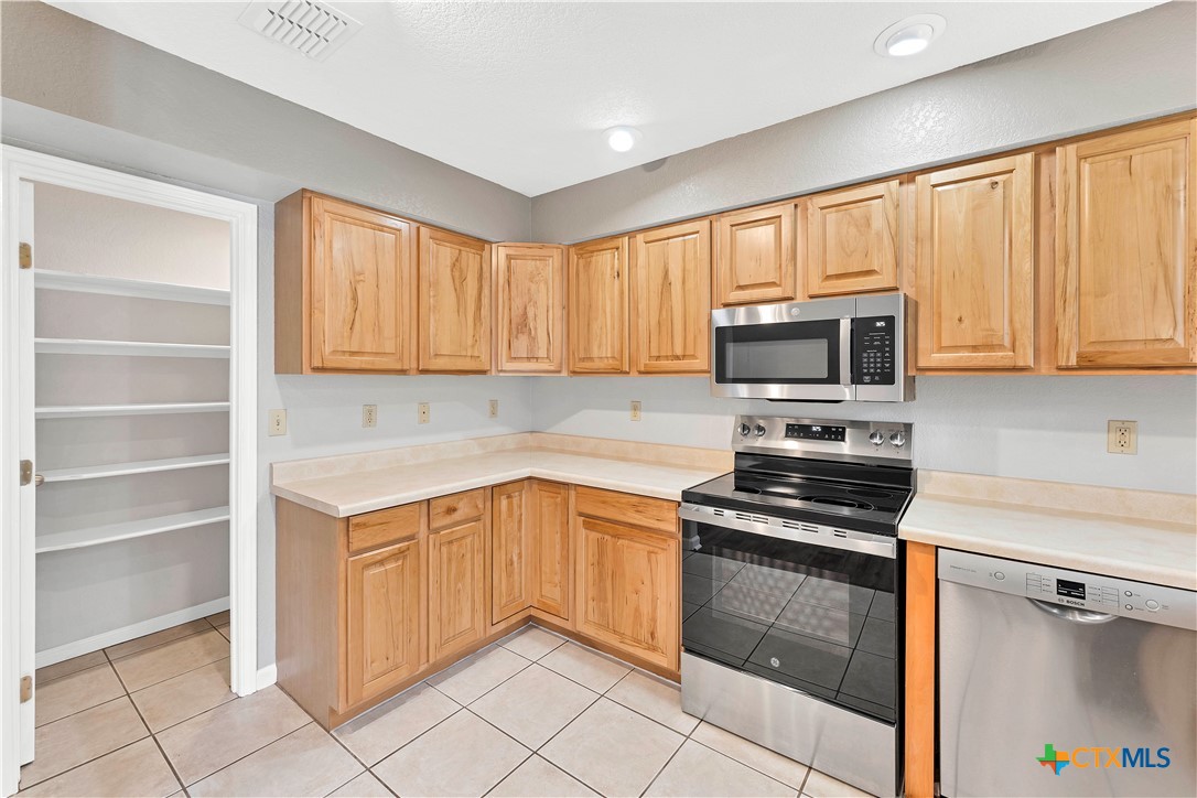 1848 Lakeview Drive Property Photo 10