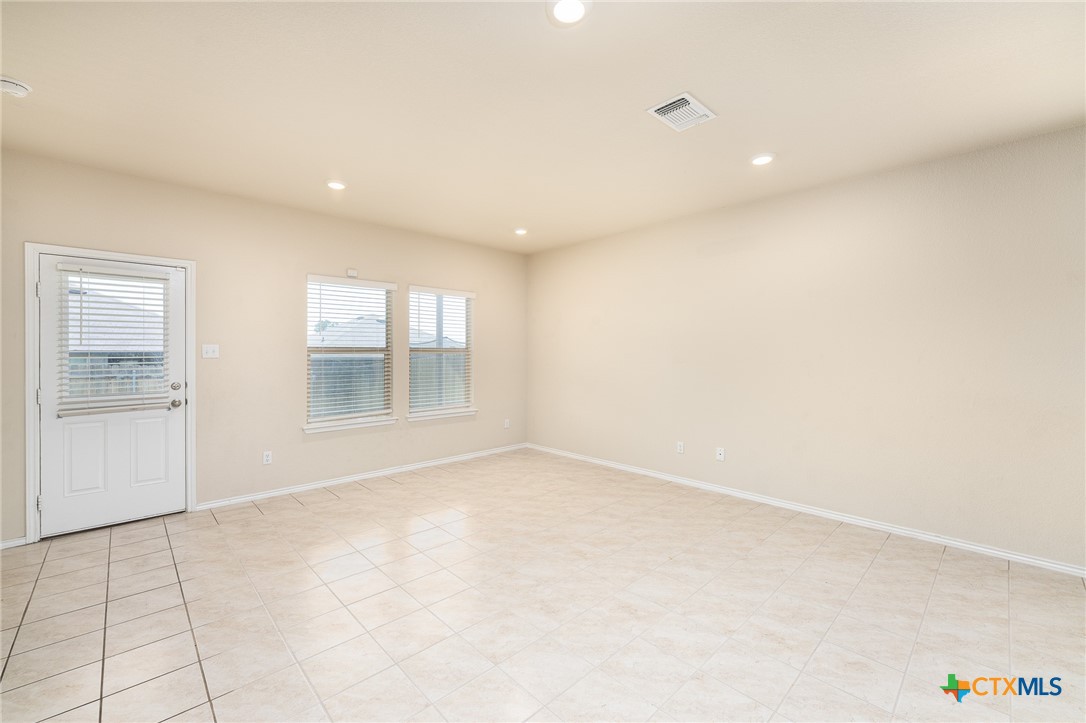 5900 Amelia Earhart Boulevard Property Photo 12