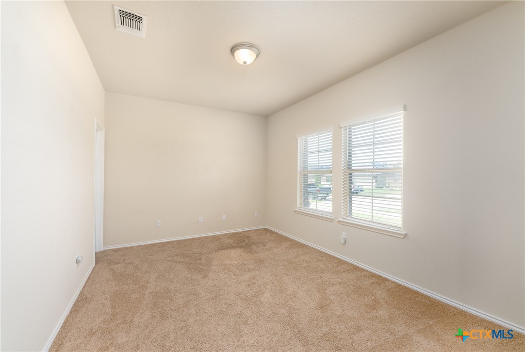 5900 Amelia Earhart Boulevard Property Photo 23
