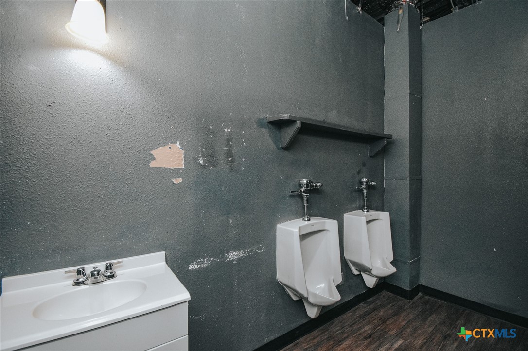 4106 Houston Highway Property Photo 35