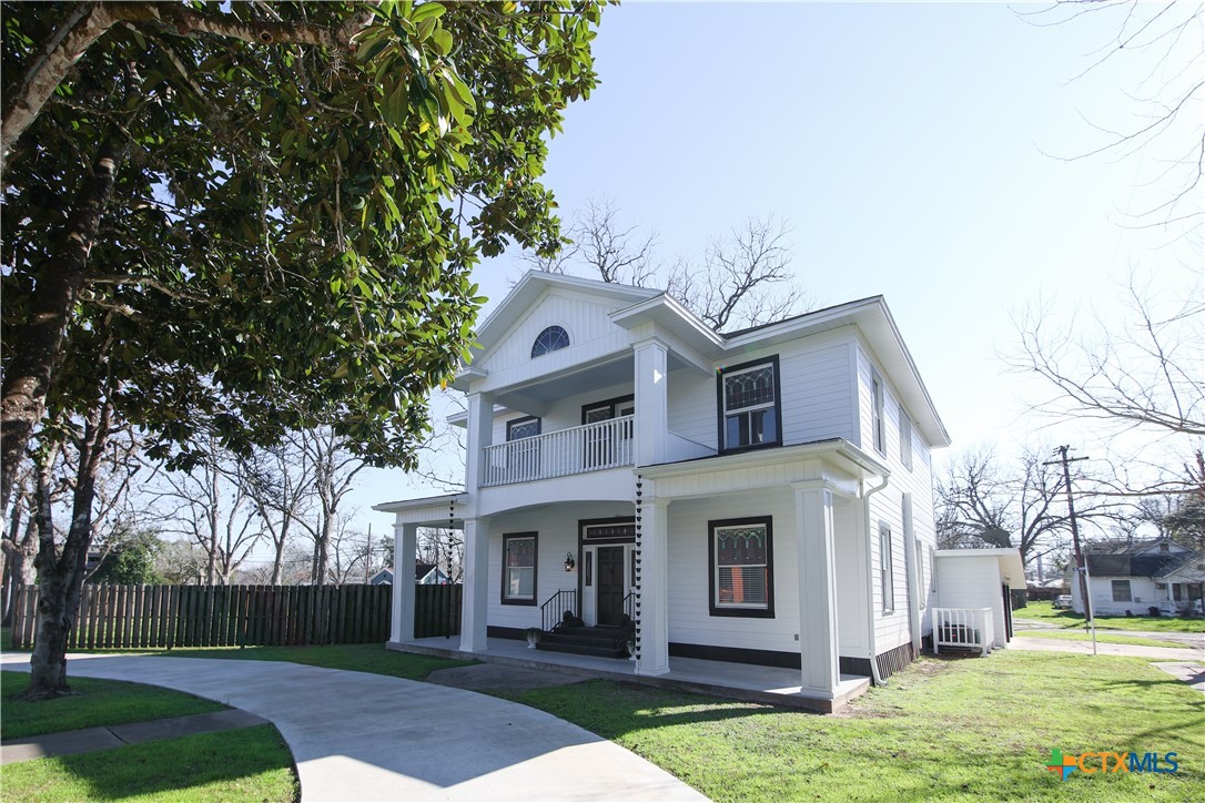 600 E Gonzales Street Property Photo