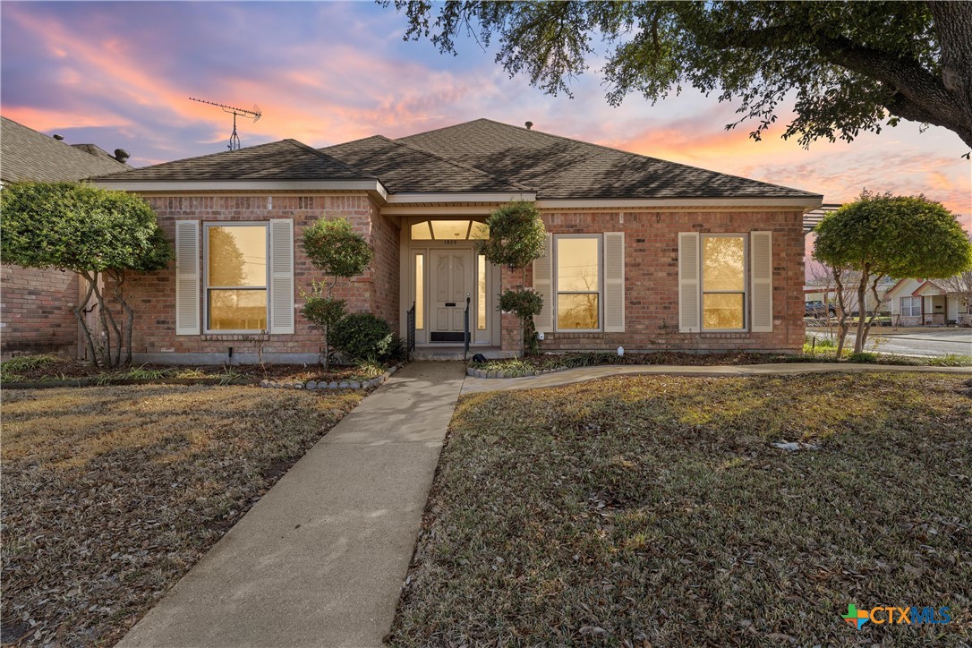 1920 W 3rd Street Property Photo