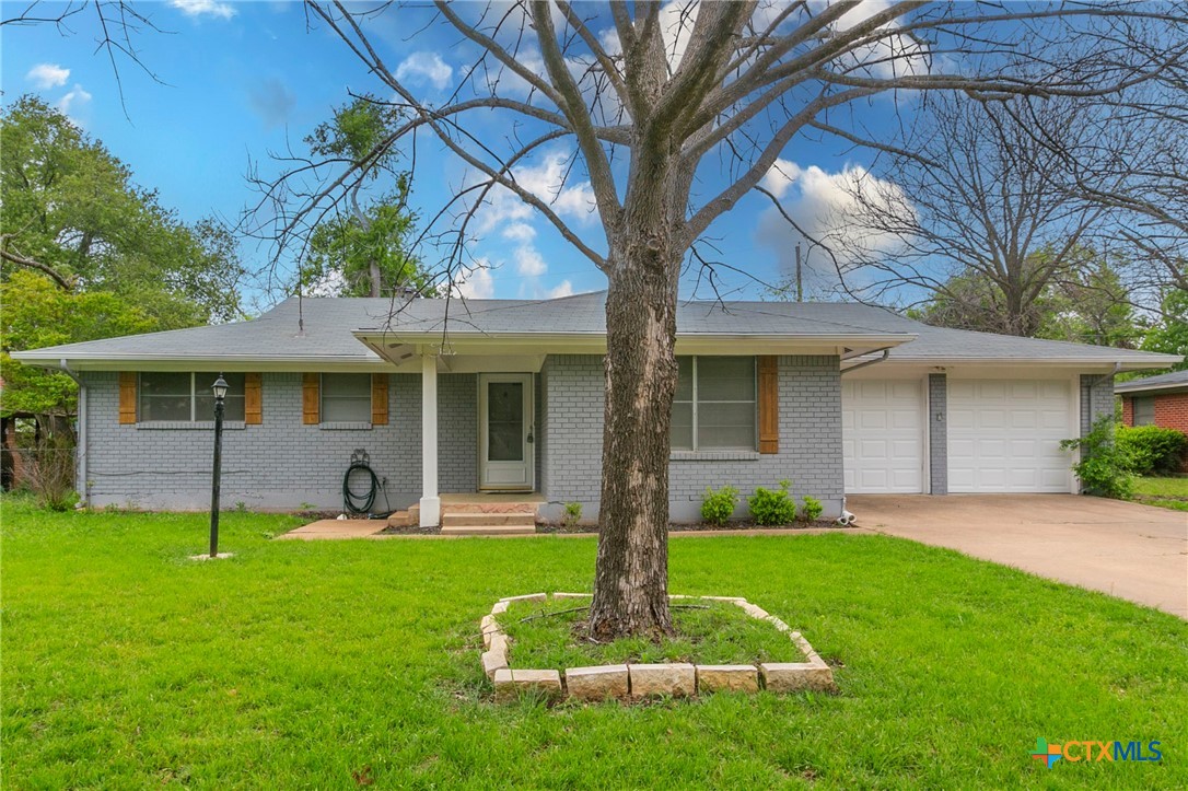2314 Robin Road Property Photo