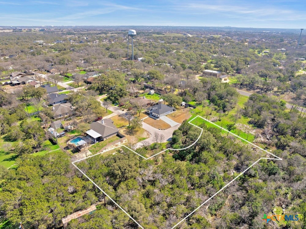 18 Aztec Lane Property Photo 3