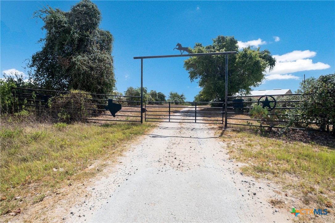 1196 Loch Lane Property Photo