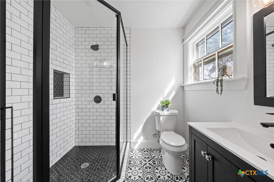 415 W Thompson Avenue Property Photo 23