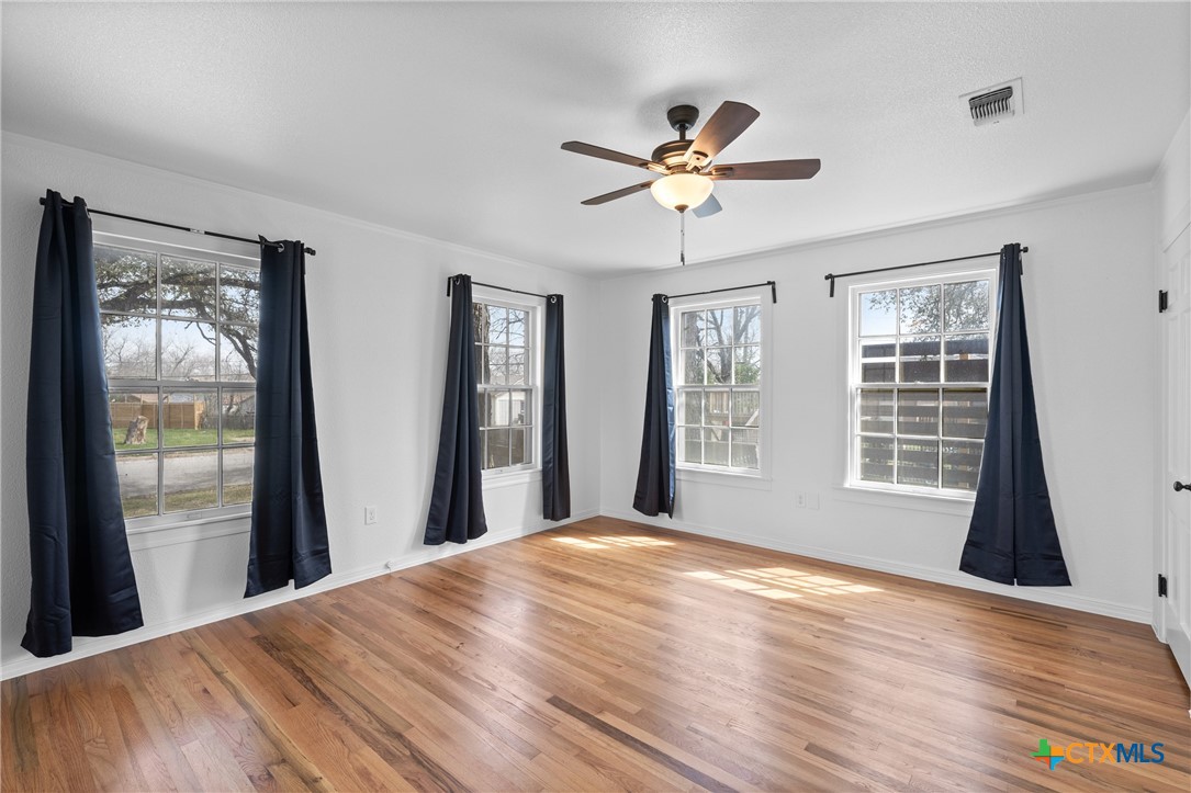 415 W Thompson Avenue Property Photo 28