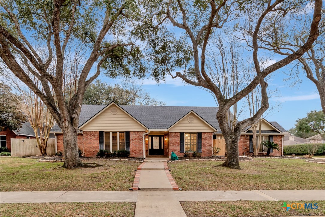 301 Woodridge Drive Property Photo 1