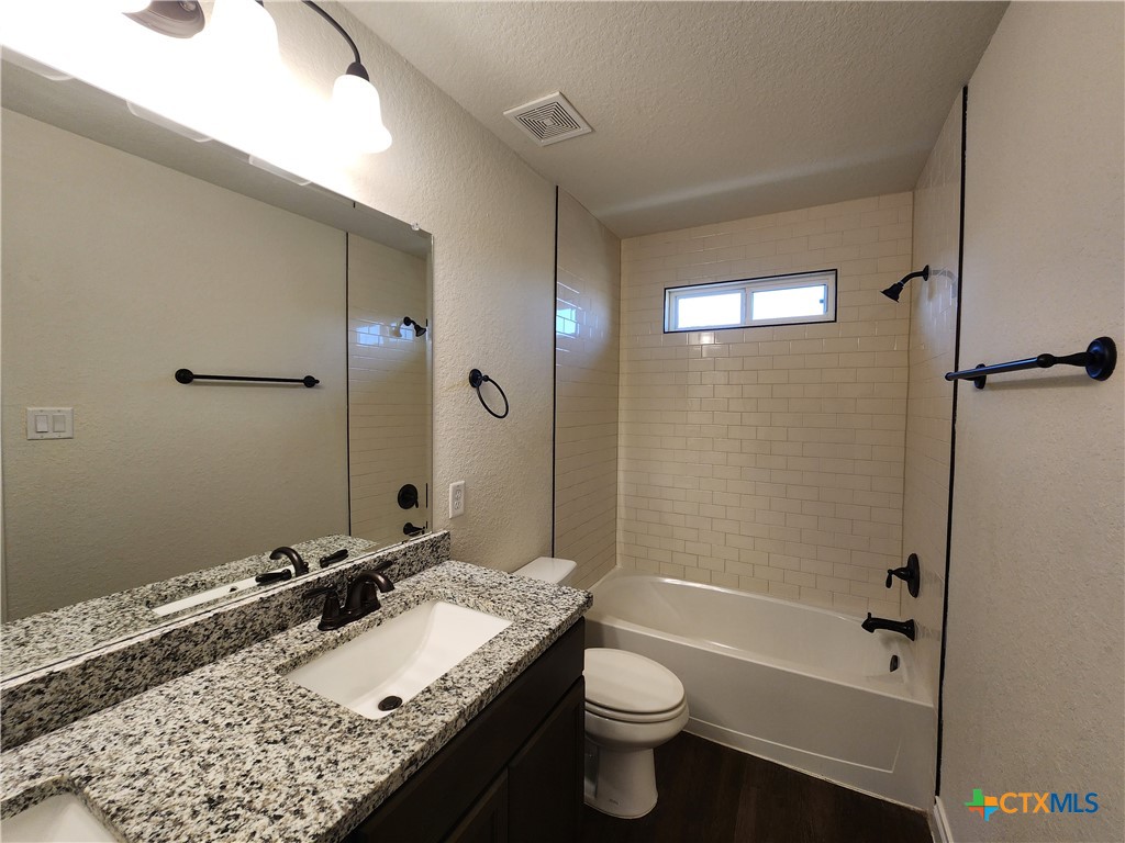 314 Untermaier Street Property Photo 12