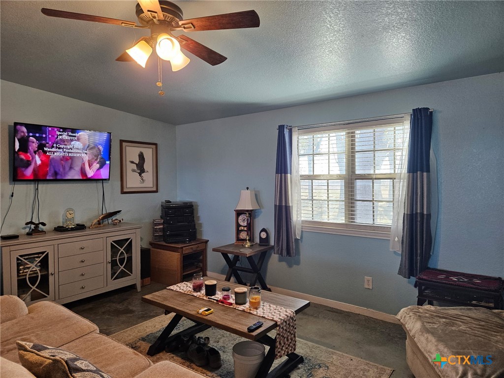 4492 Fm 183 Property Photo 4