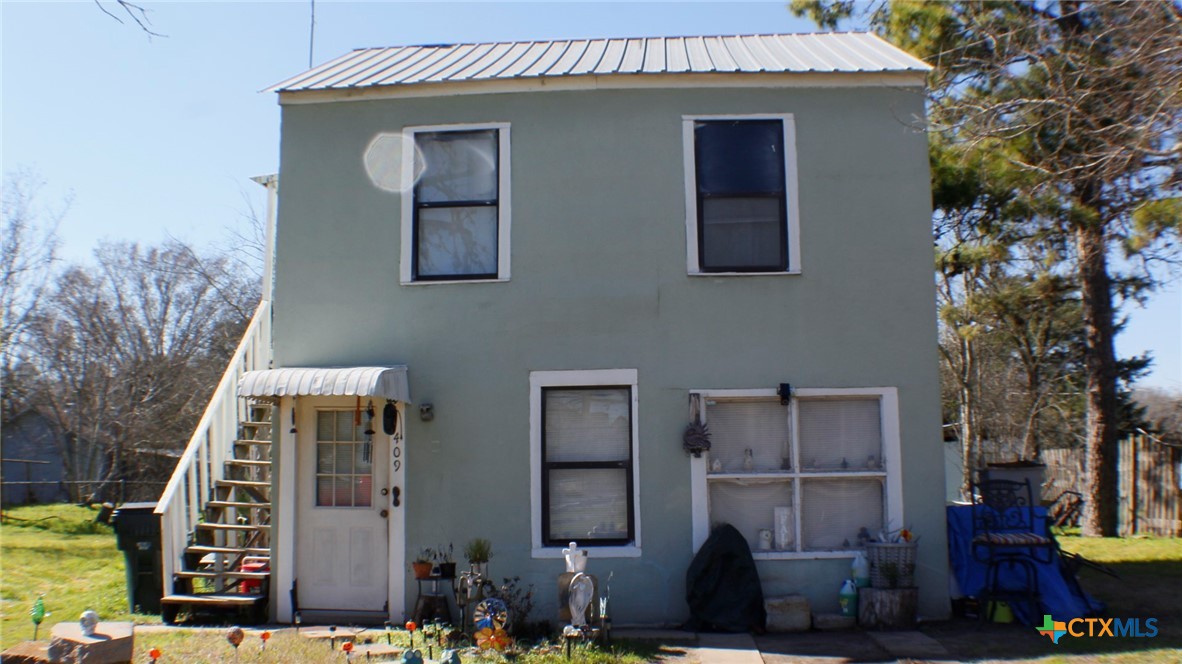 409 N Ave D Property Photo