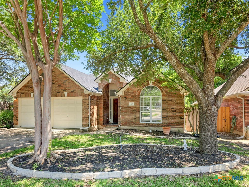 13217 Armaga Springs Road Property Photo 1