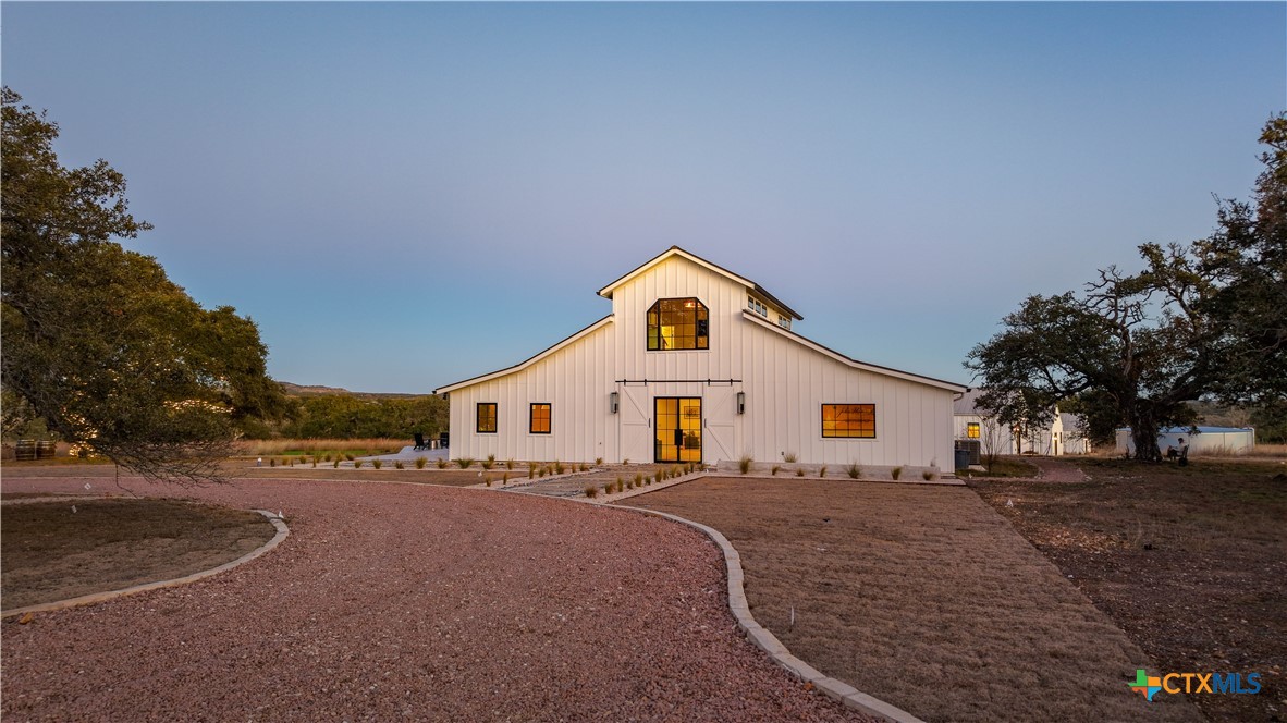 5999 Ranch Road 165 Property Photo 4