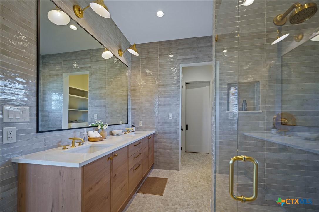 5999 Ranch Road 165 Property Photo 33