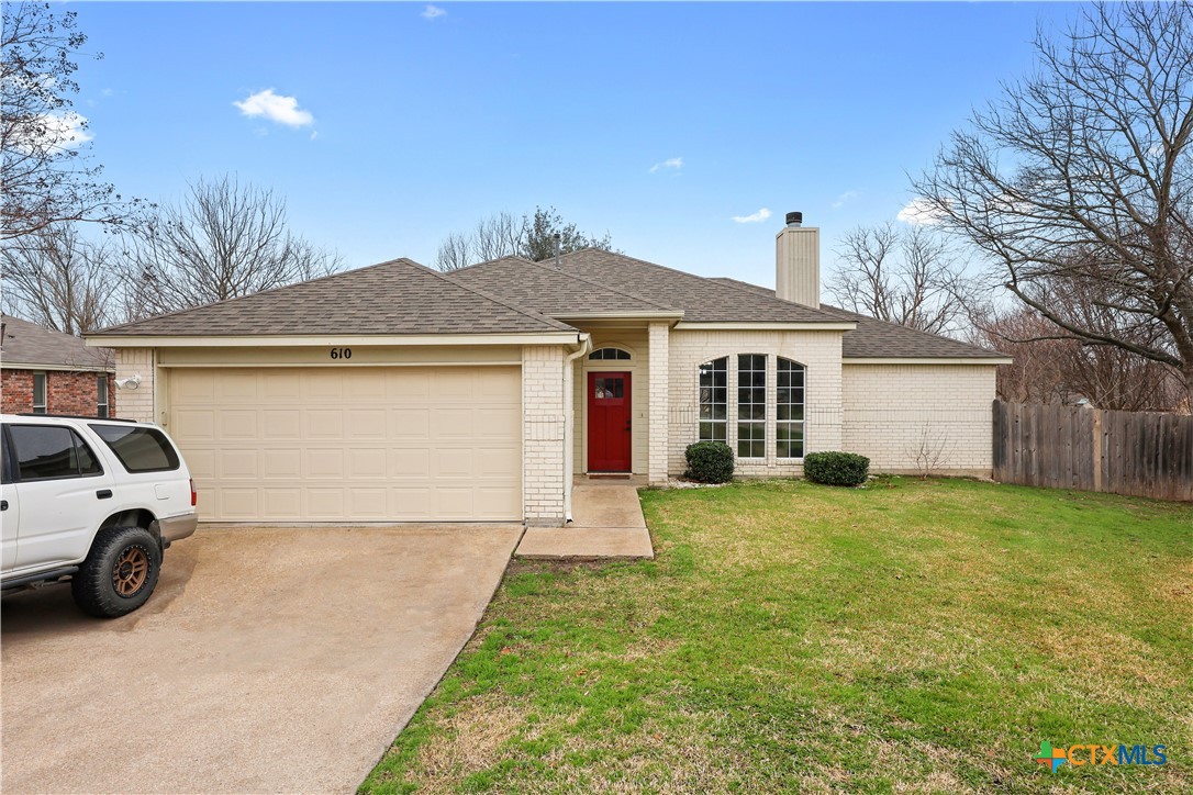 610 Sabine Circle Property Photo 1