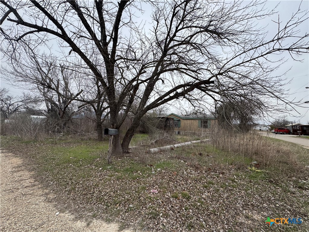 305 & 307 S Sheryl Street Property Photo 4