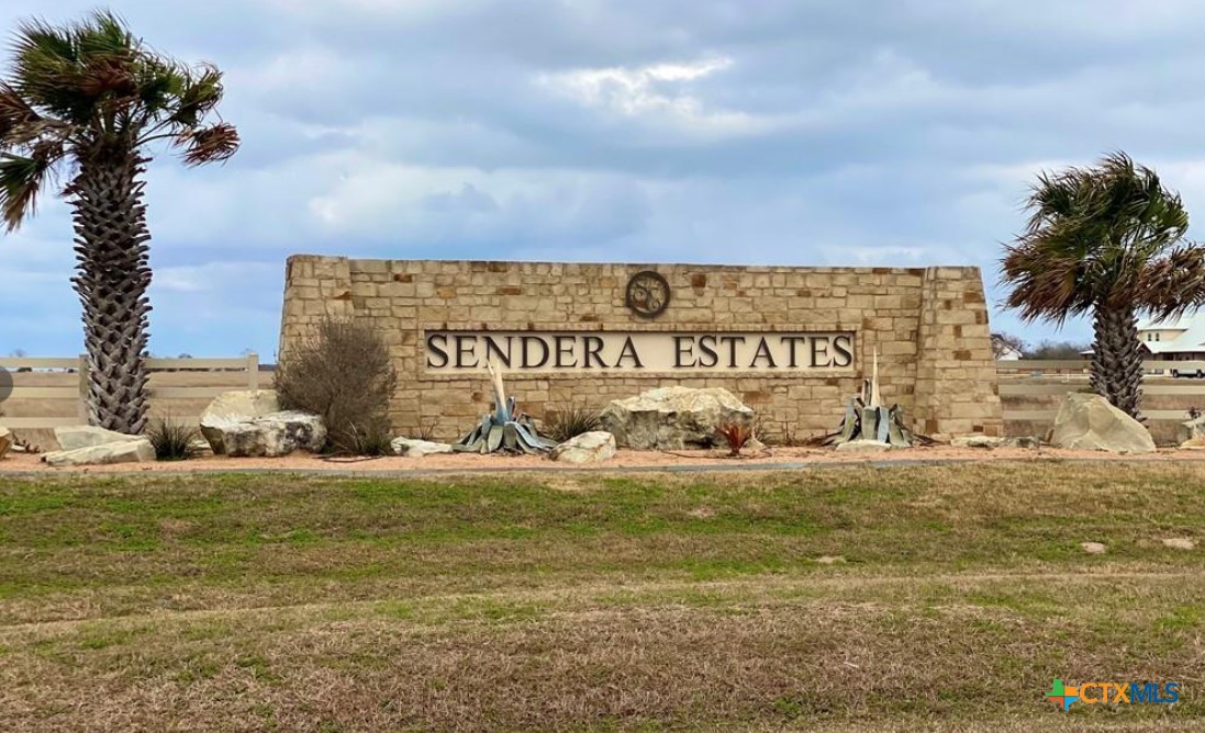 363 Sendera Loop Property Photo 1