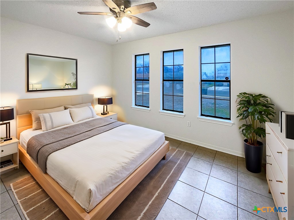 1801 Moonlight Drive Property Photo 4