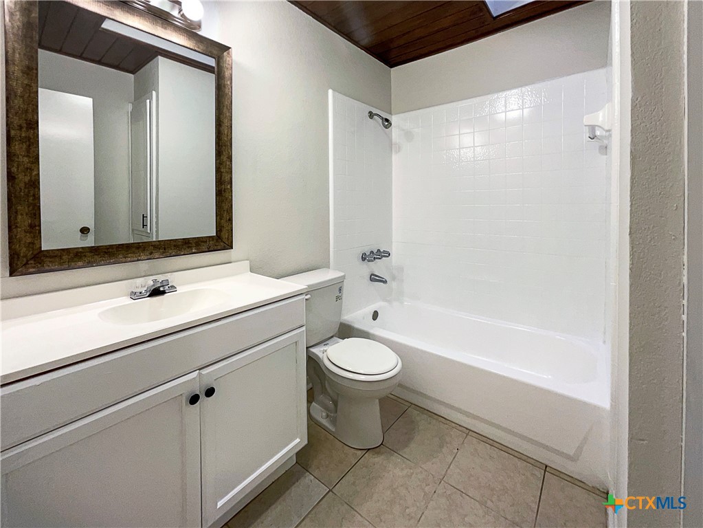 1801 Moonlight Drive Property Photo 7