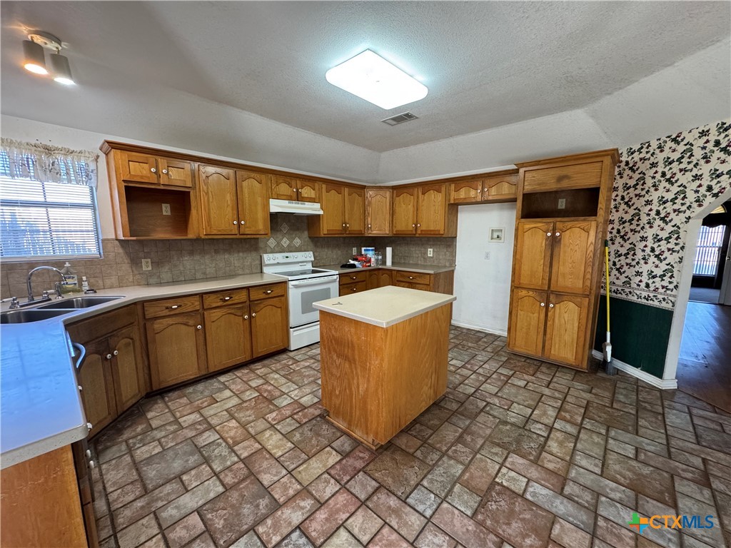 106 Chandler Avenue Property Photo 11