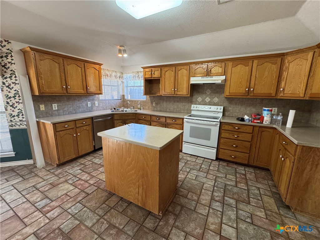 106 Chandler Avenue Property Photo 12