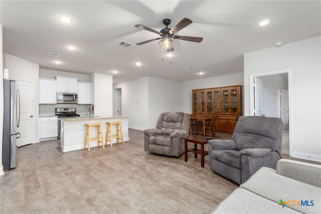 1441 Parkwood Property Photo 3