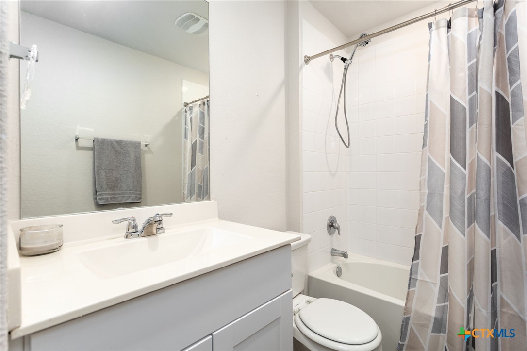 1441 Parkwood Property Photo 17
