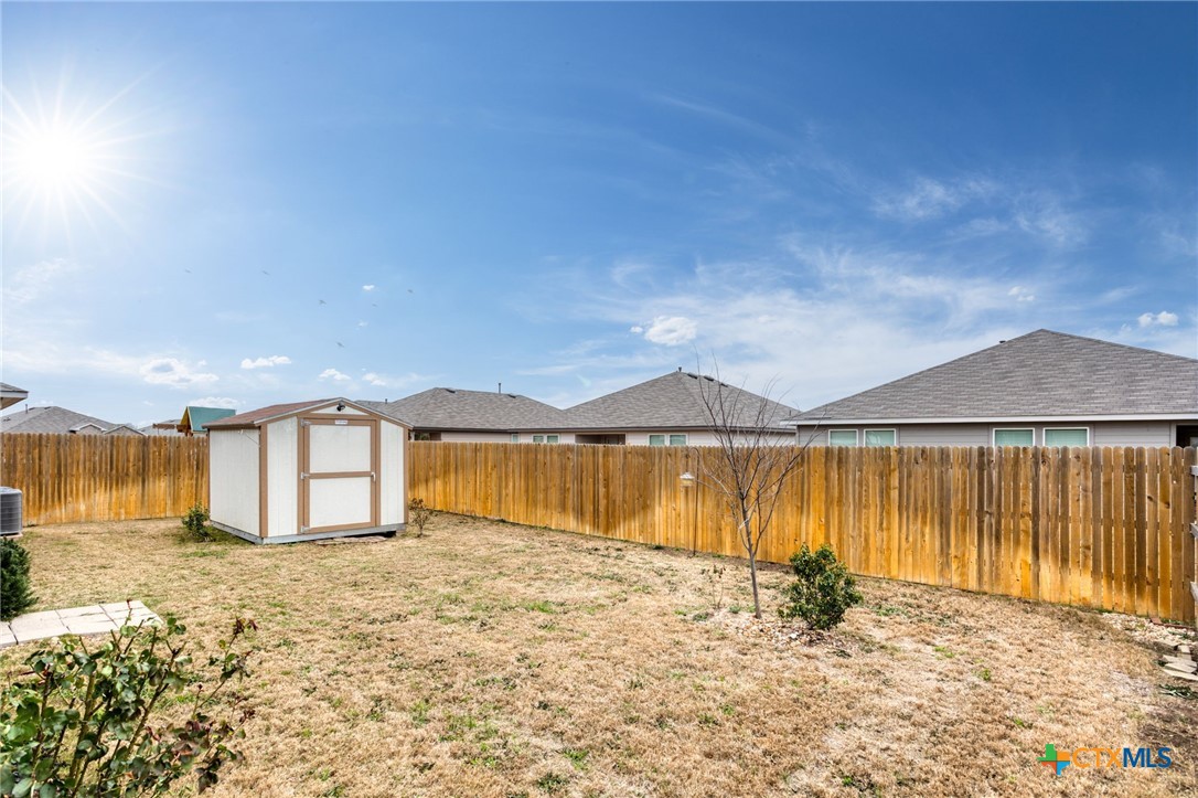 1441 Parkwood Property Photo 18